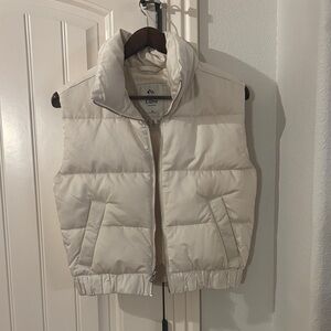 Abercrombie & Fitch Off-White Puffer Vest